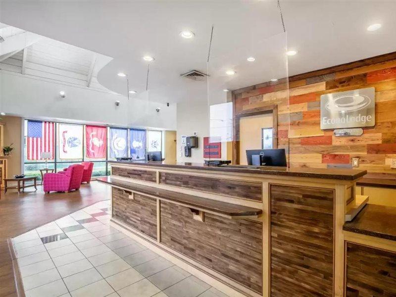 Econo Lodge Naval Station Norfolk Bagian luar foto