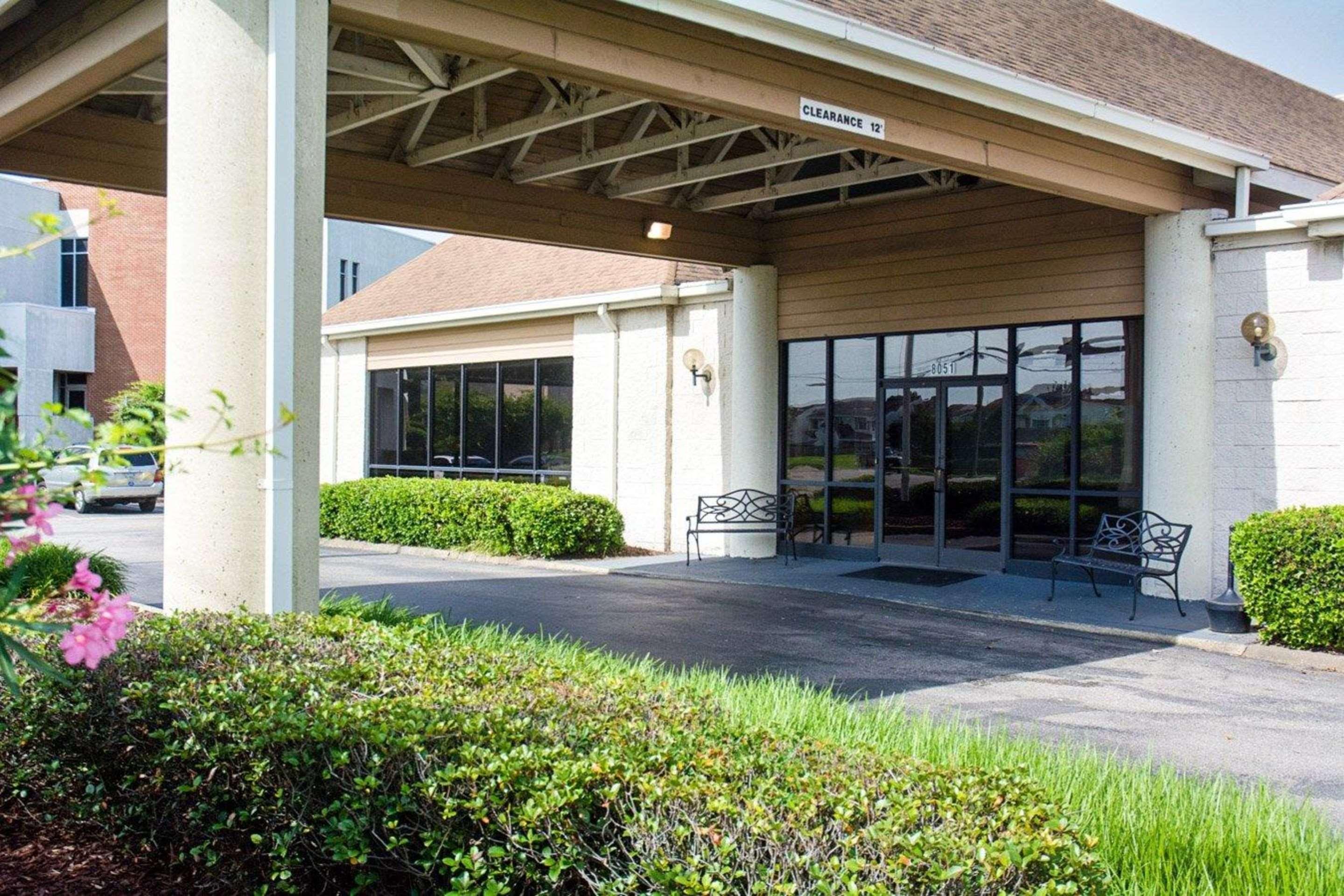 Econo Lodge Naval Station Norfolk Bagian luar foto