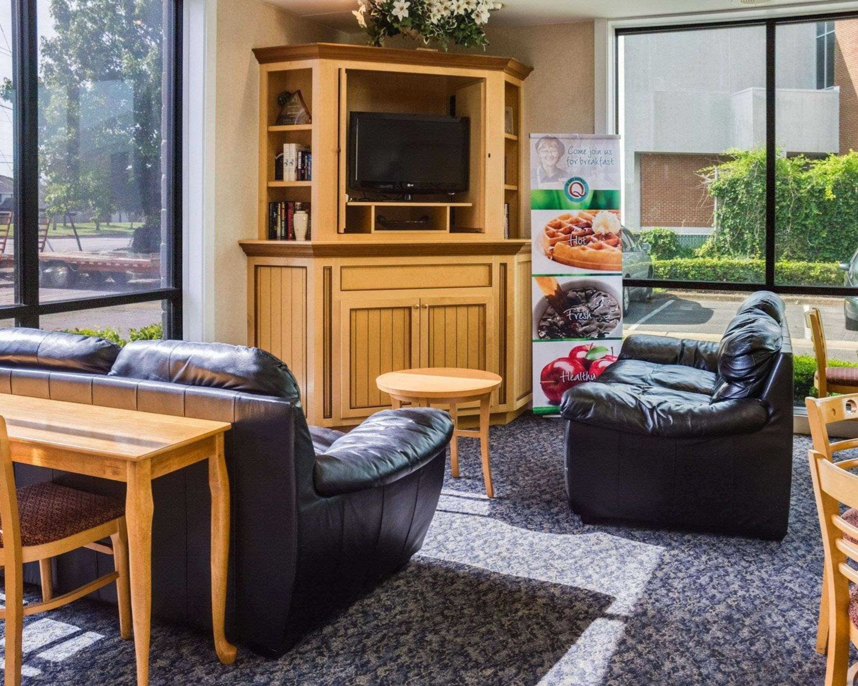 Econo Lodge Naval Station Norfolk Bagian luar foto