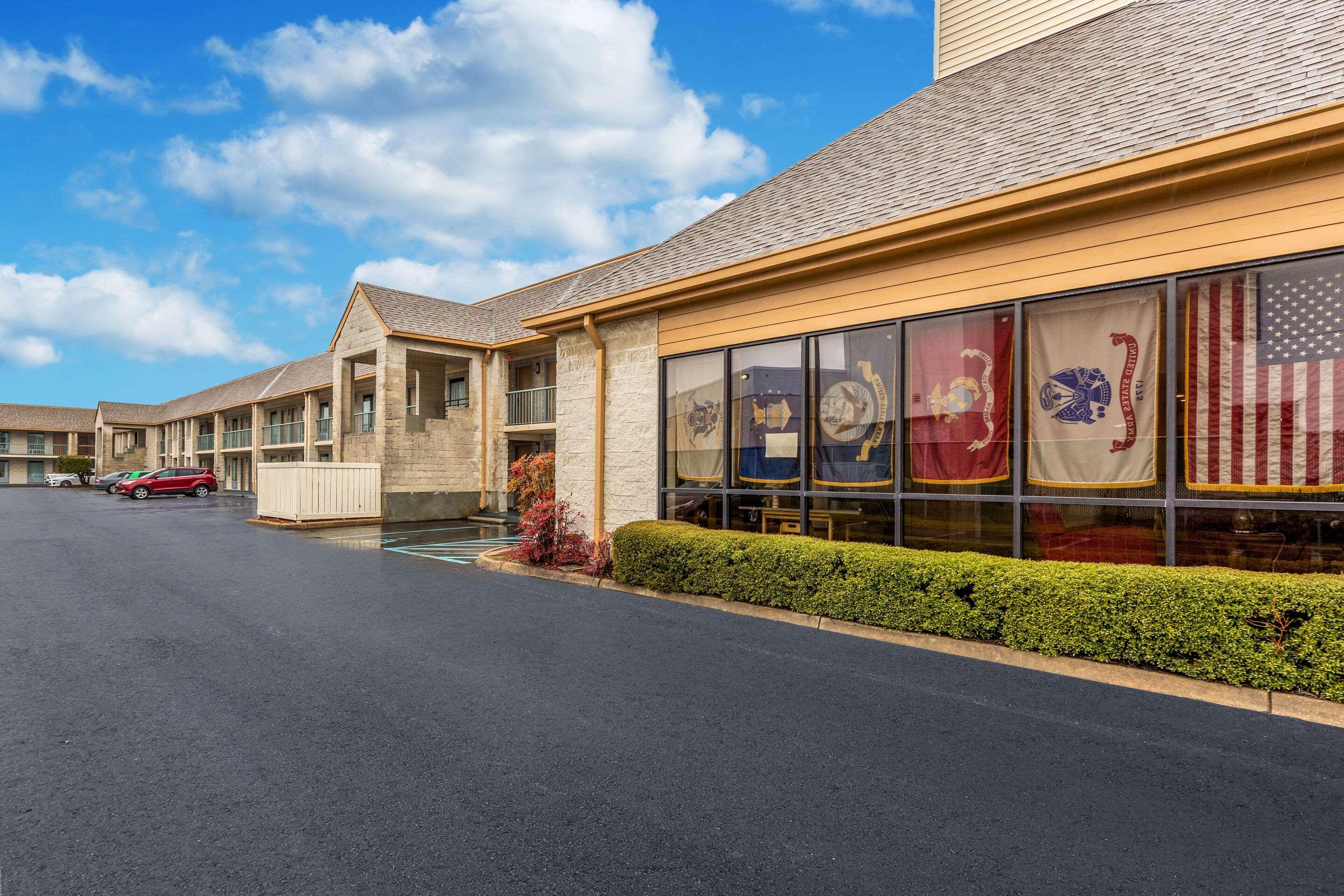 Econo Lodge Naval Station Norfolk Bagian luar foto