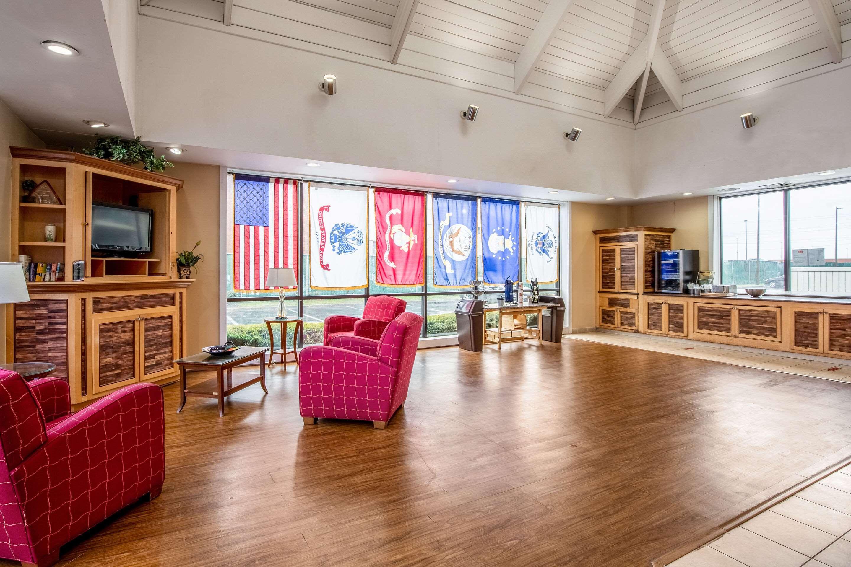 Econo Lodge Naval Station Norfolk Bagian luar foto