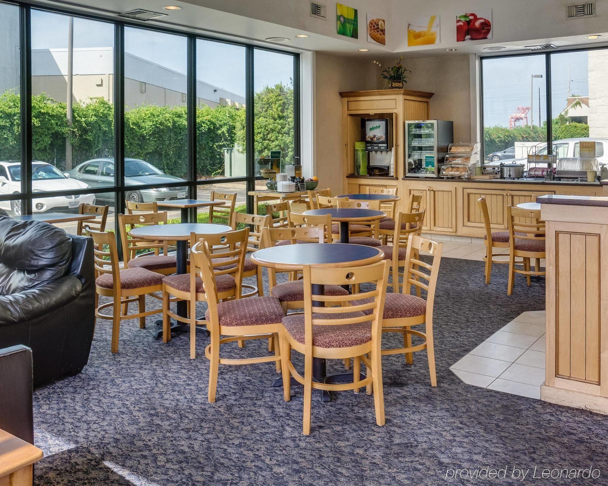 Econo Lodge Naval Station Norfolk Bagian luar foto