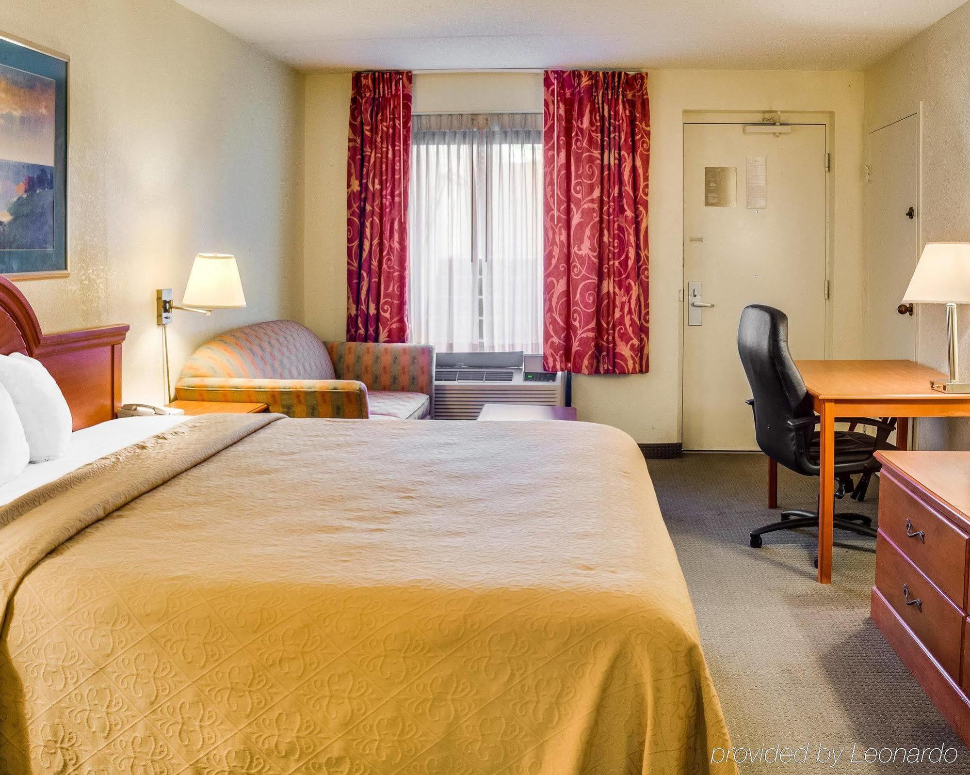 Econo Lodge Naval Station Norfolk Bagian luar foto