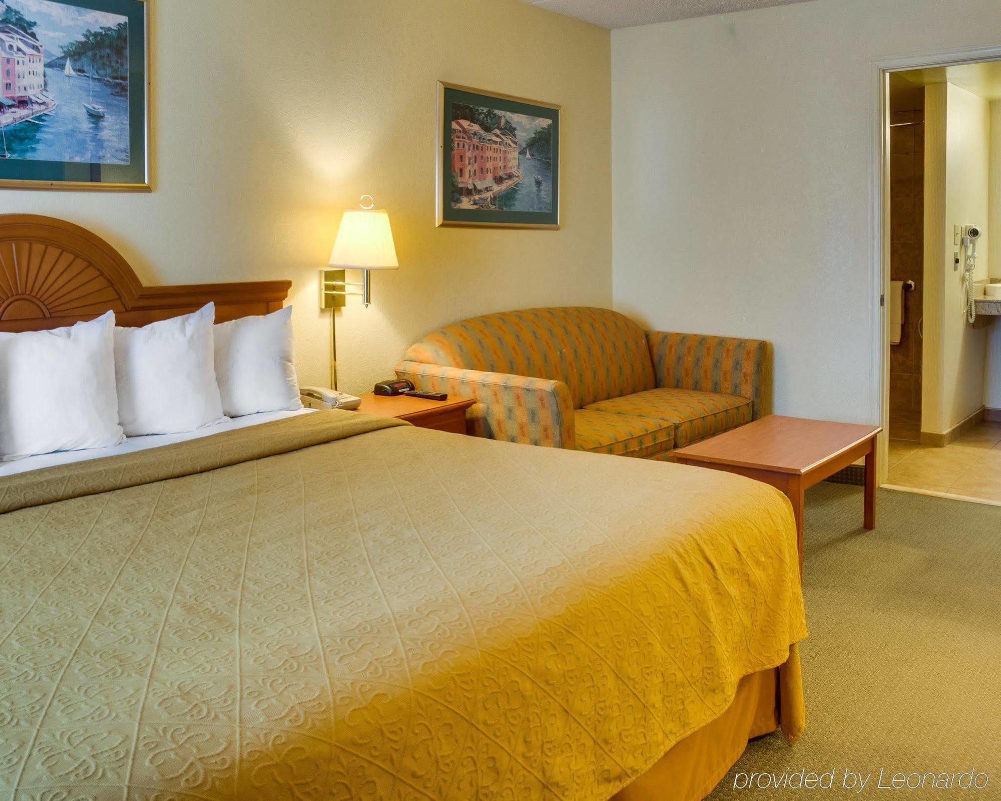 Econo Lodge Naval Station Norfolk Bagian luar foto