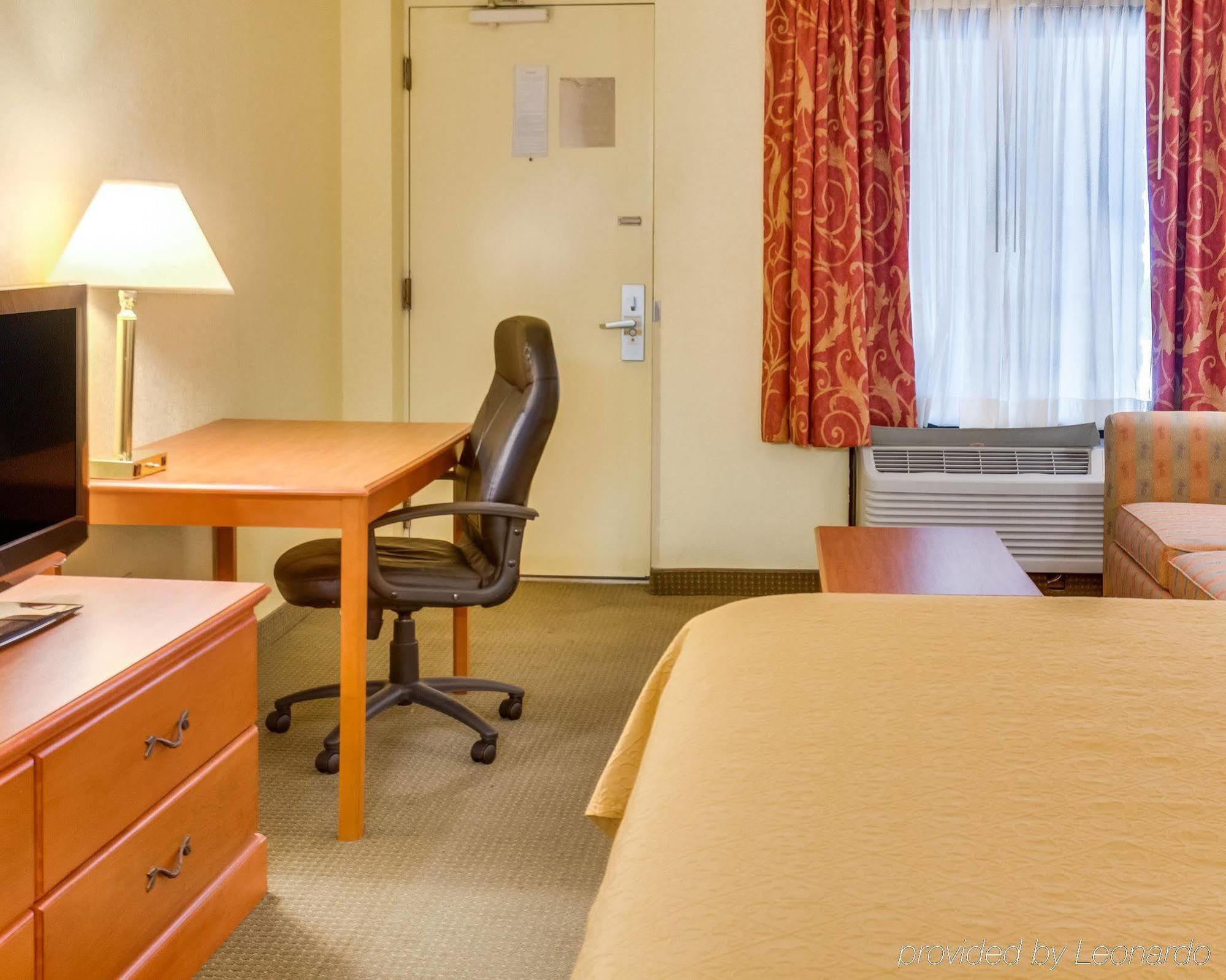 Econo Lodge Naval Station Norfolk Bagian luar foto