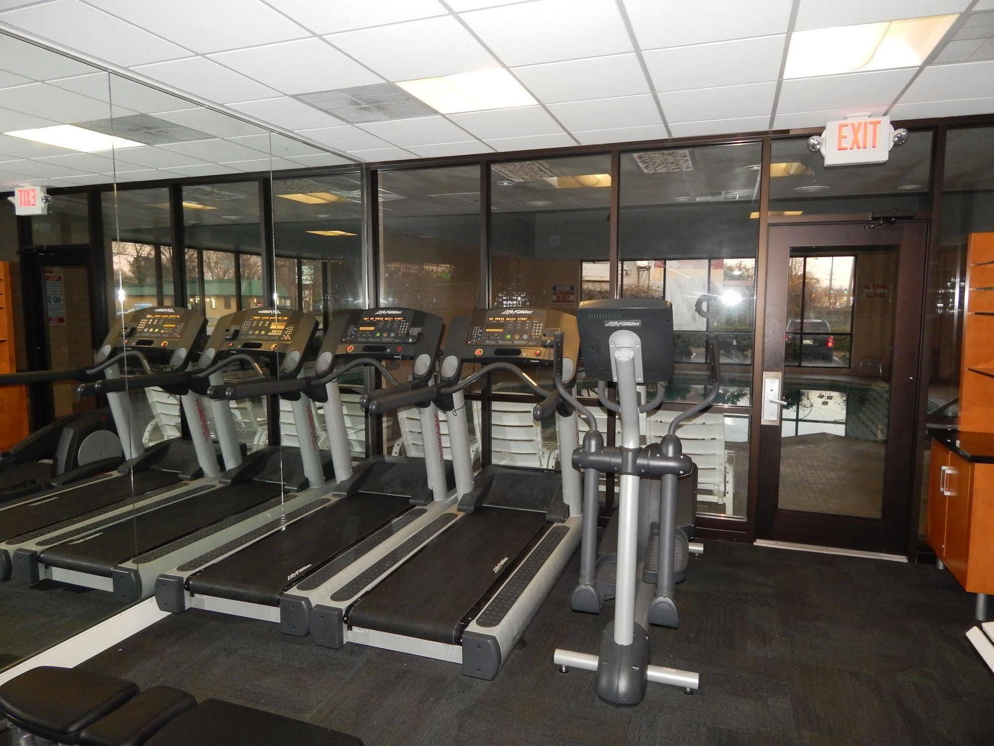 Econo Lodge Naval Station Norfolk Bagian luar foto